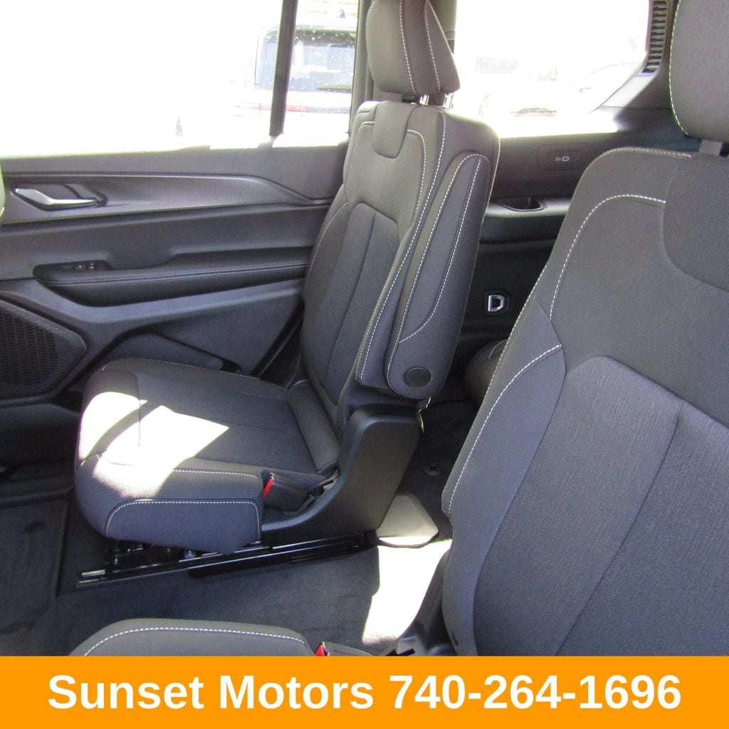 2025 Jeep Grand Cherokee L Laredo - Photo 14