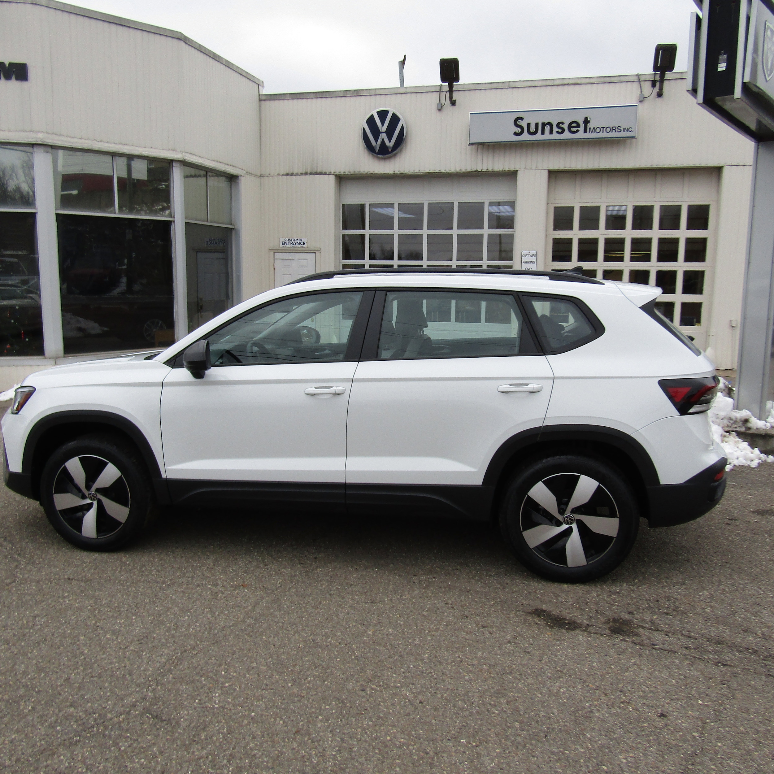 2026 Volkswagen Taos S's photo