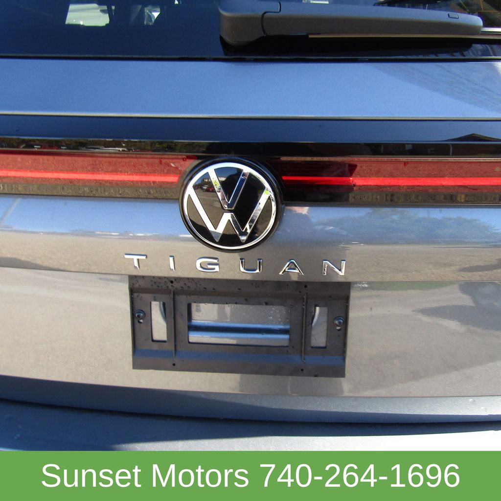 2025 Volkswagen Tiguan SE - Photo 8