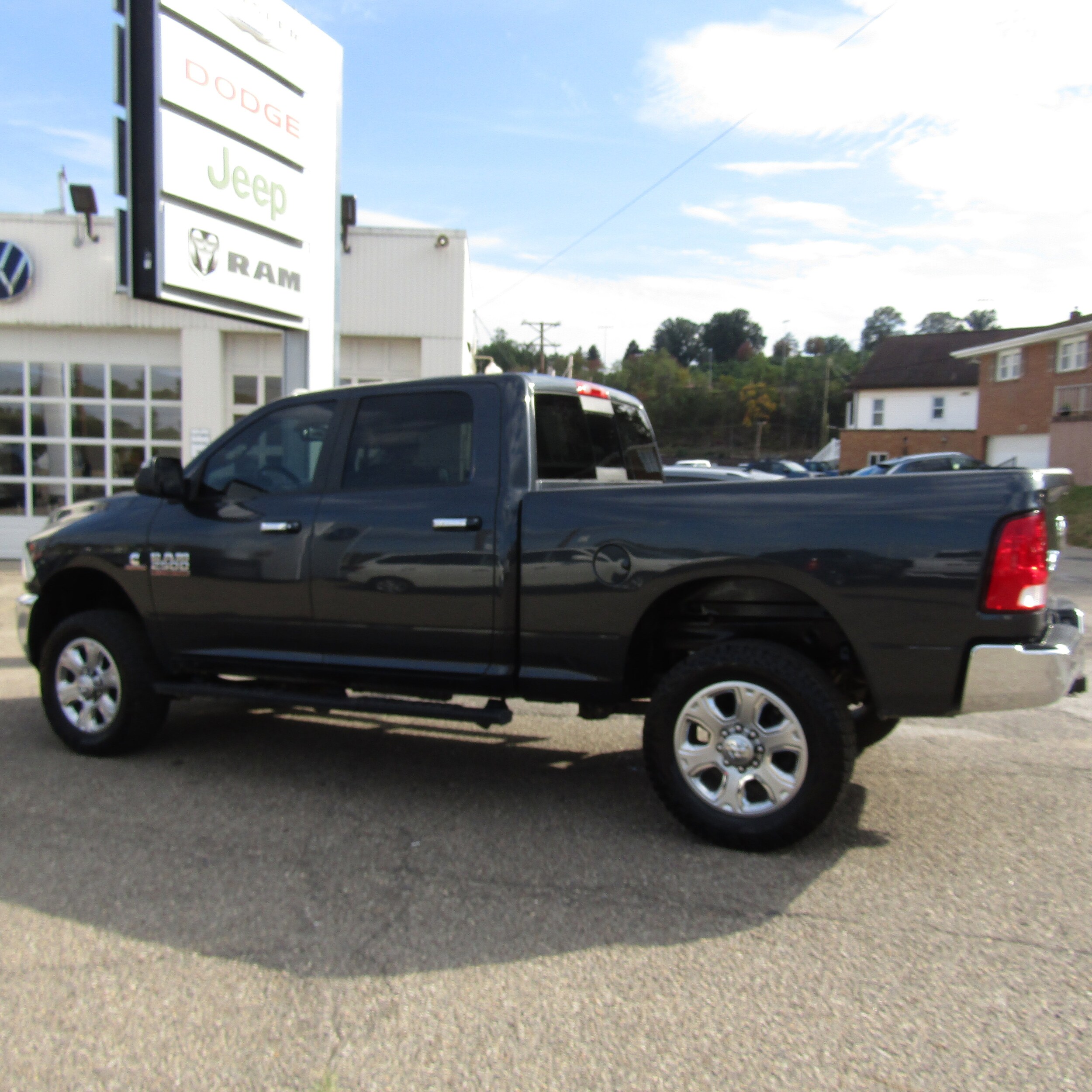 2015 Ram 2500 SLT photo 4