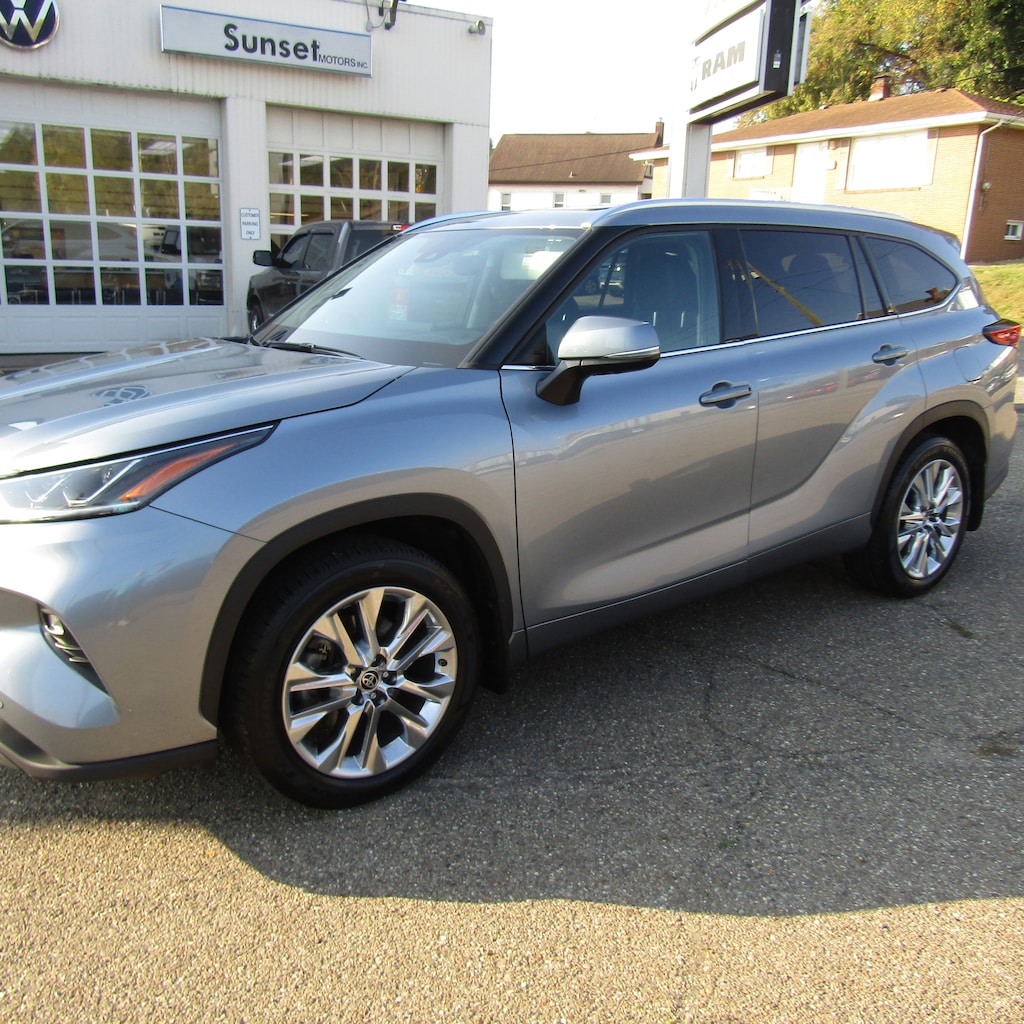 Used 2022 Toyota Highlander Limited SUV