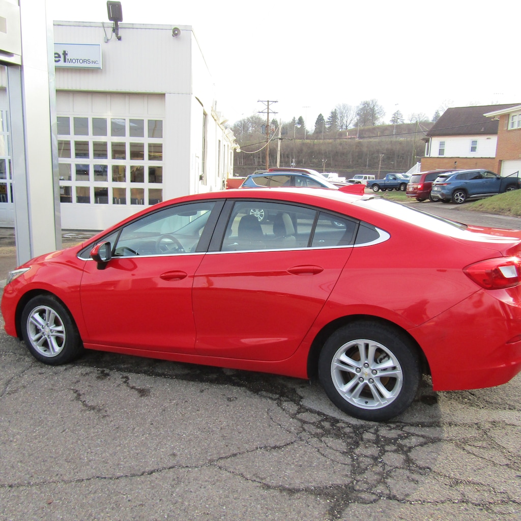 Used 2017 Chevrolet Cruze LT Auto Sedan