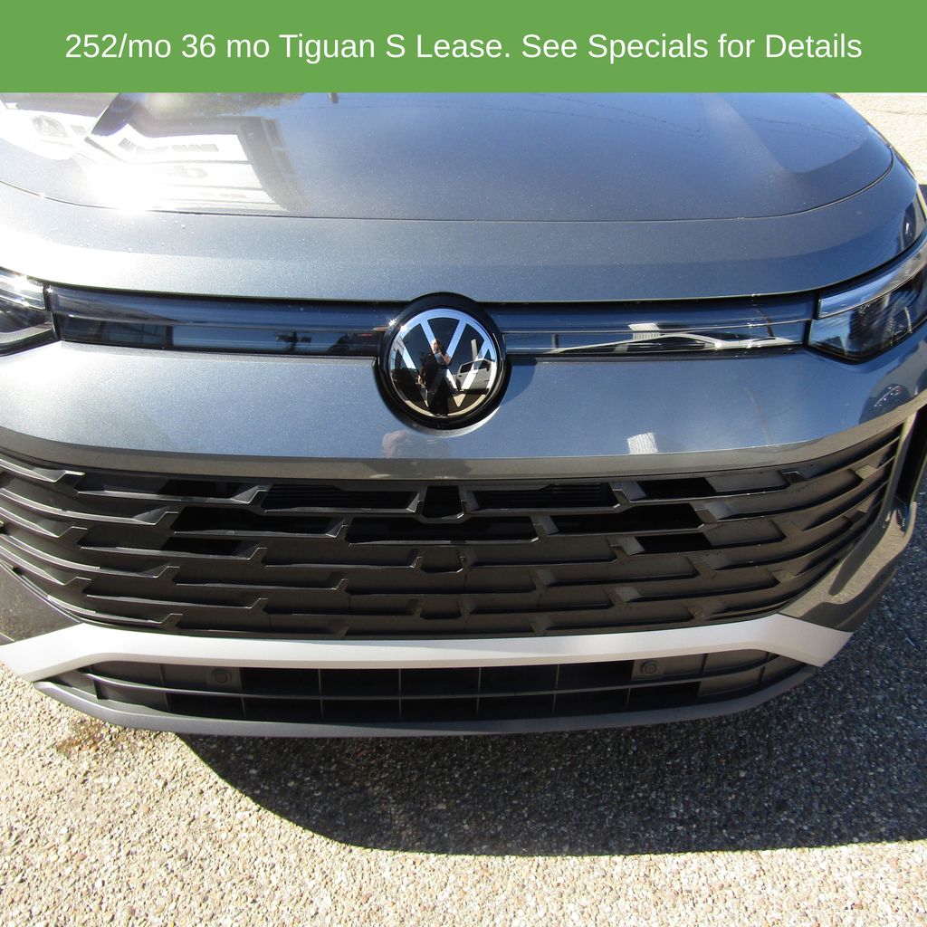 2025 Volkswagen Tiguan SE - Photo 11