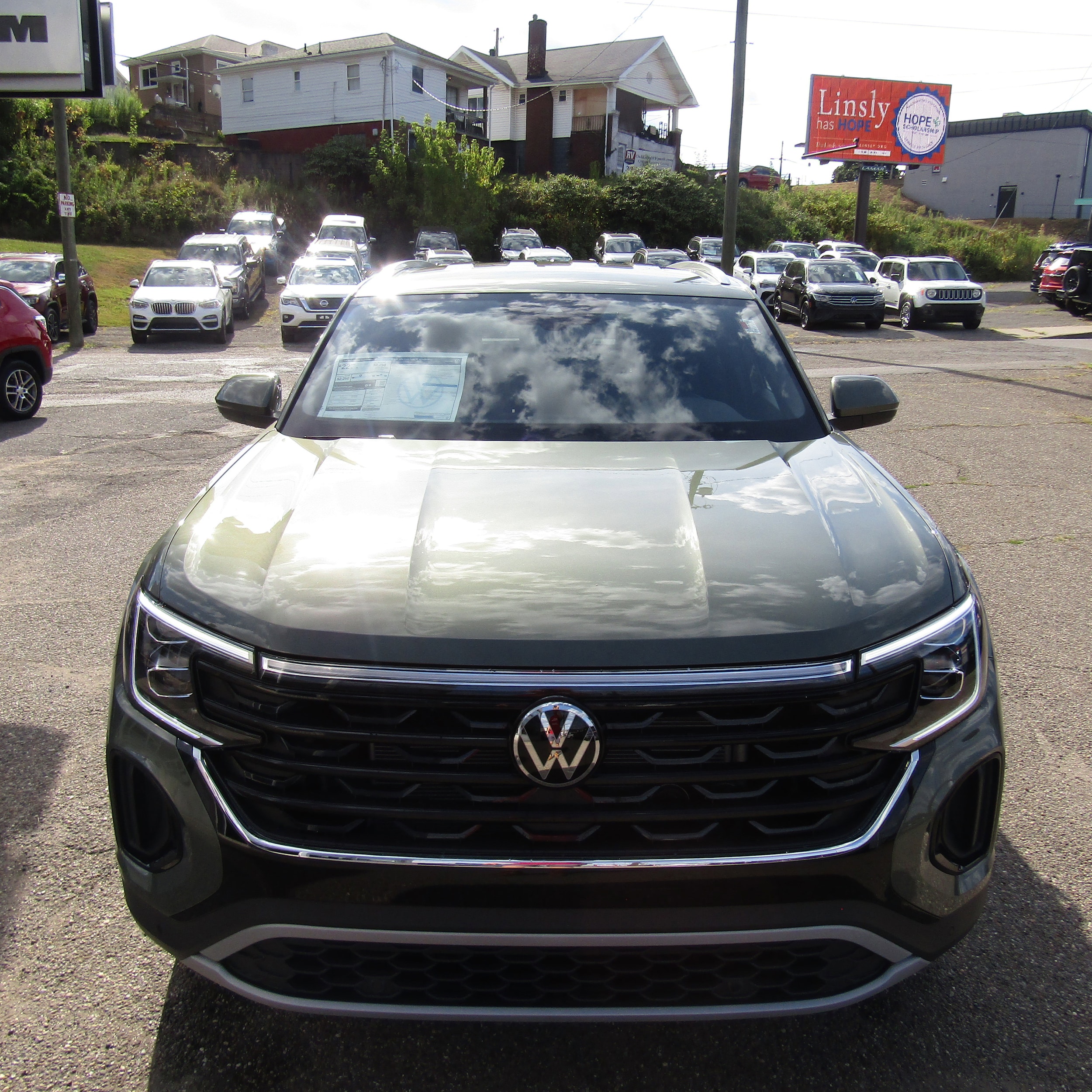 2026 Volkswagen Atlas Cross Sport 2.0T SE w/Technology