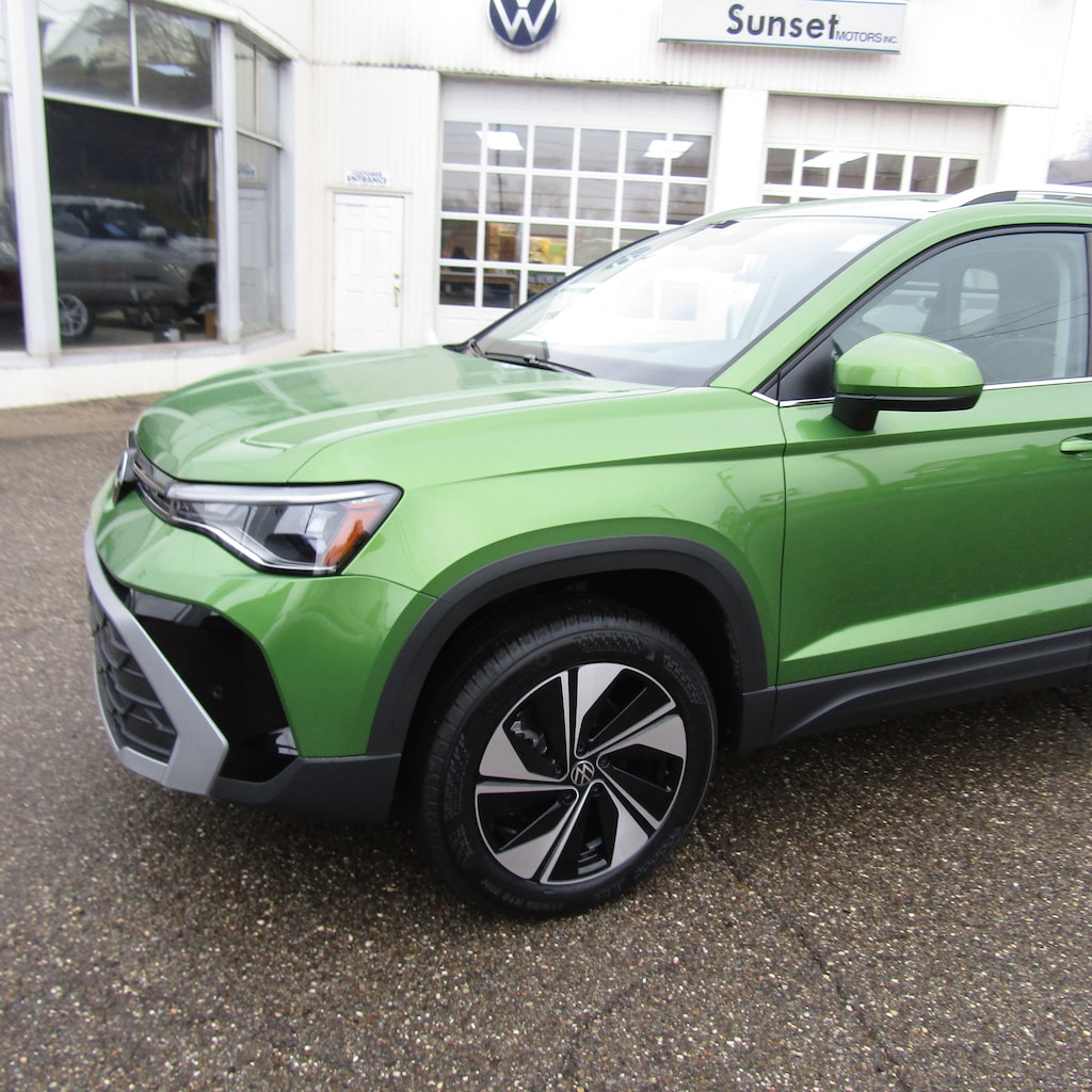 New 2026 Volkswagen Taos 1.5T SE SUV