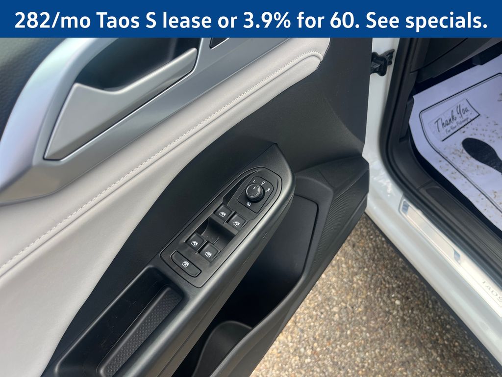 2026 Volkswagen Taos SE - Photo 11