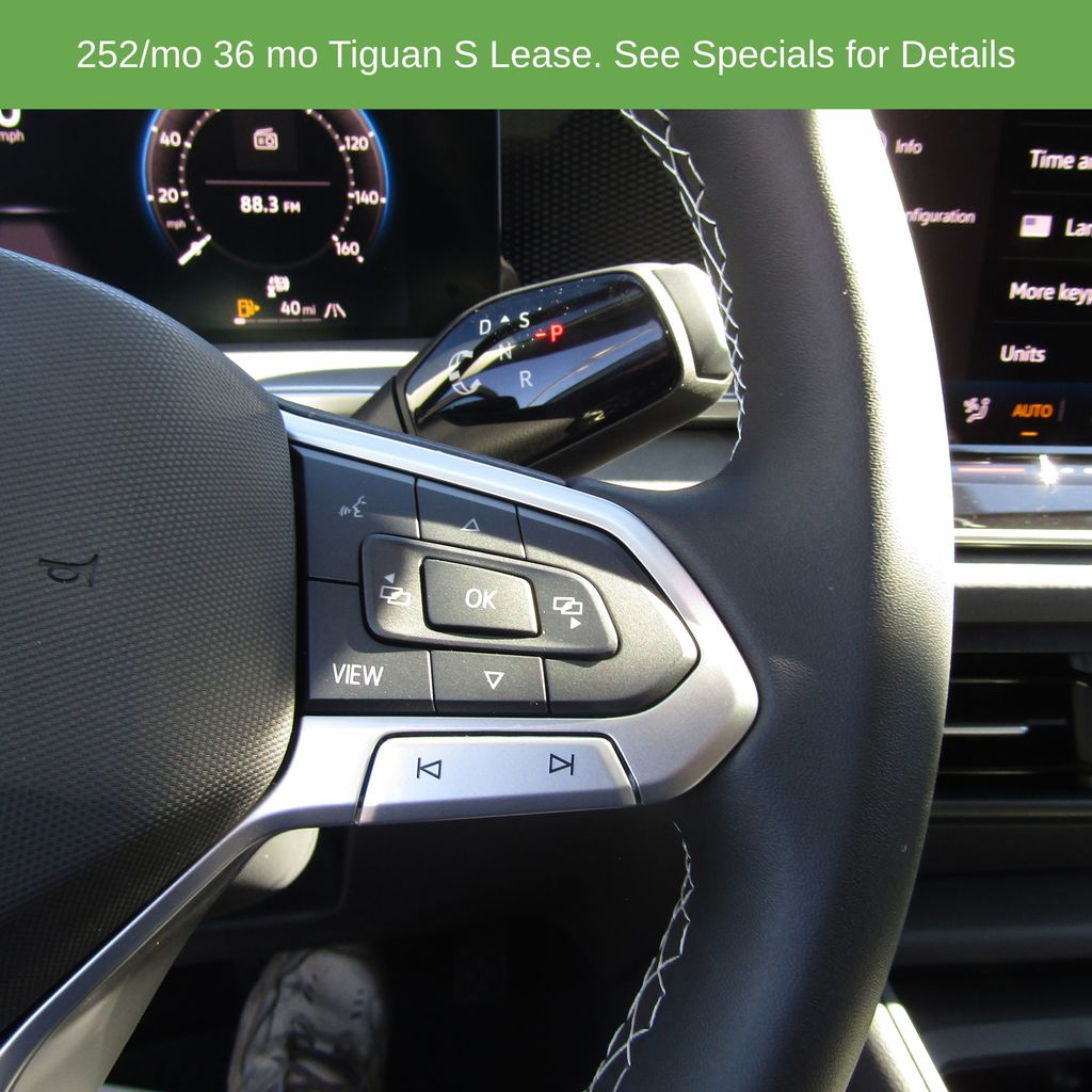 2025 Volkswagen Tiguan SE - Photo 26