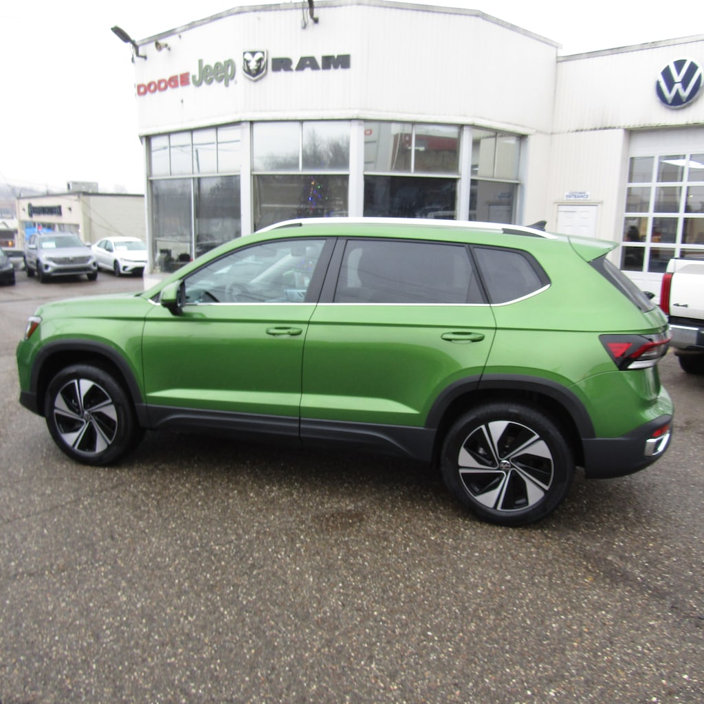 New 2026 Volkswagen Taos 1.5T SE SUV