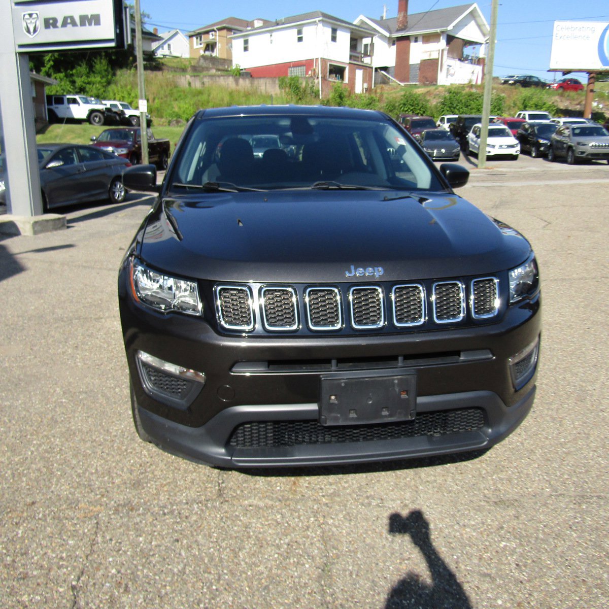 Used 2018 Jeep Compass Sport with VIN 3C4NJCAB9JT133512 for sale in Steubenville, OH