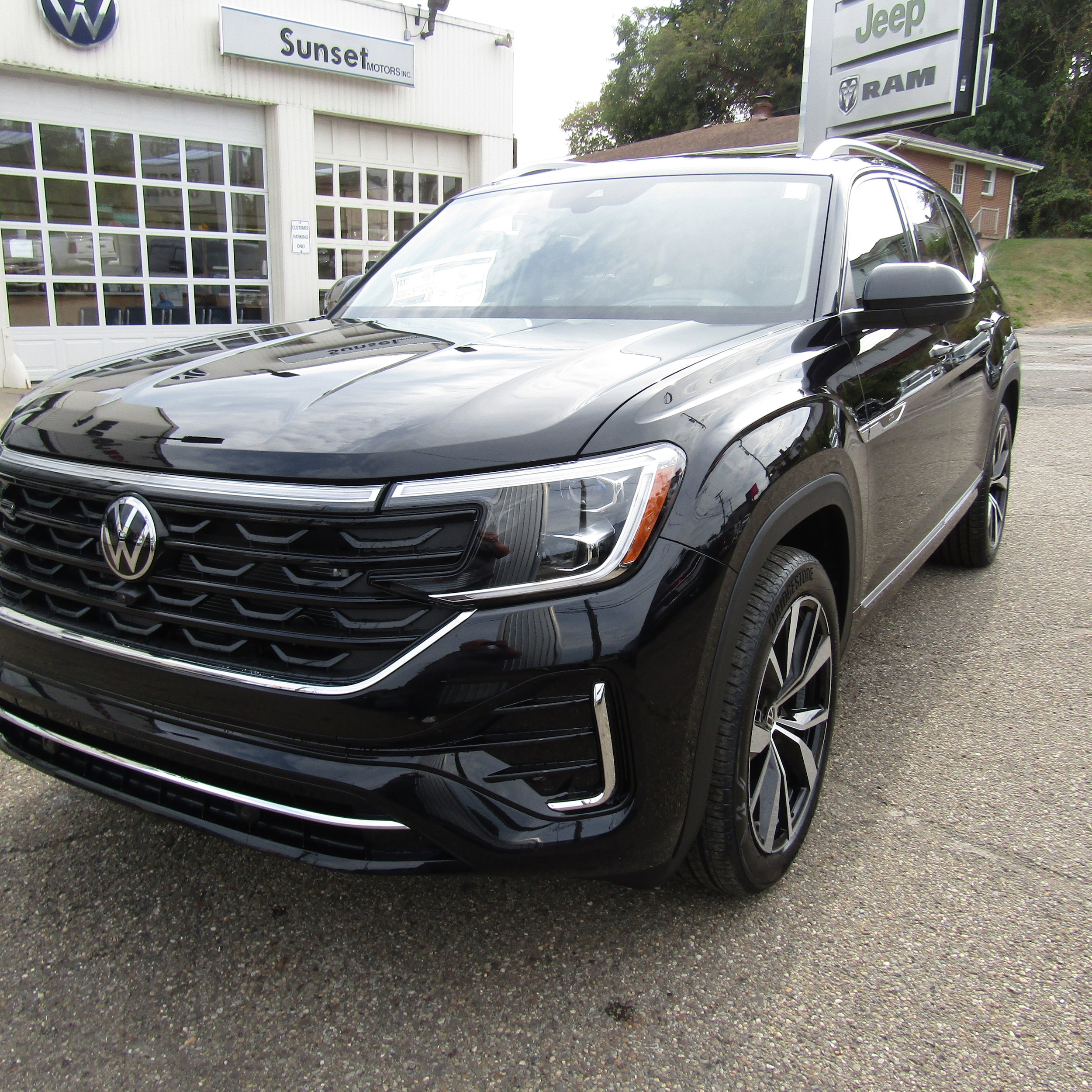 2026 Volkswagen Atlas SEL Premium R-Line's photo