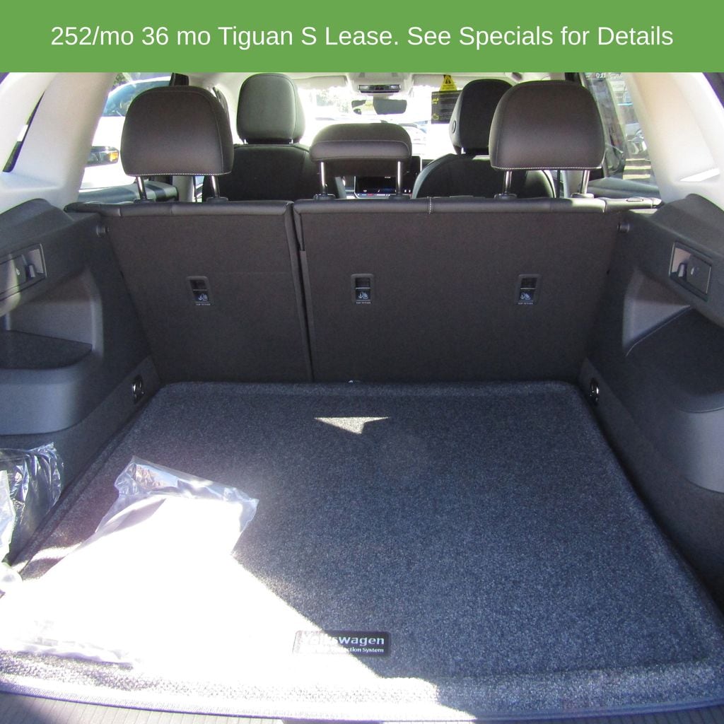 2025 Volkswagen Tiguan SE - Photo 14