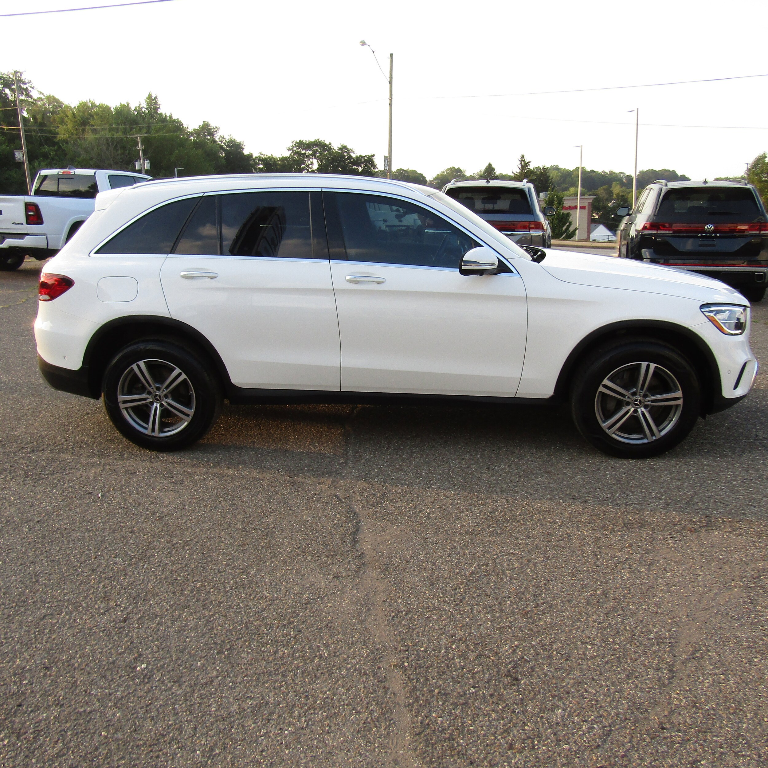 2022 Mercedes Benz GLC 300 4MATIC photo 2