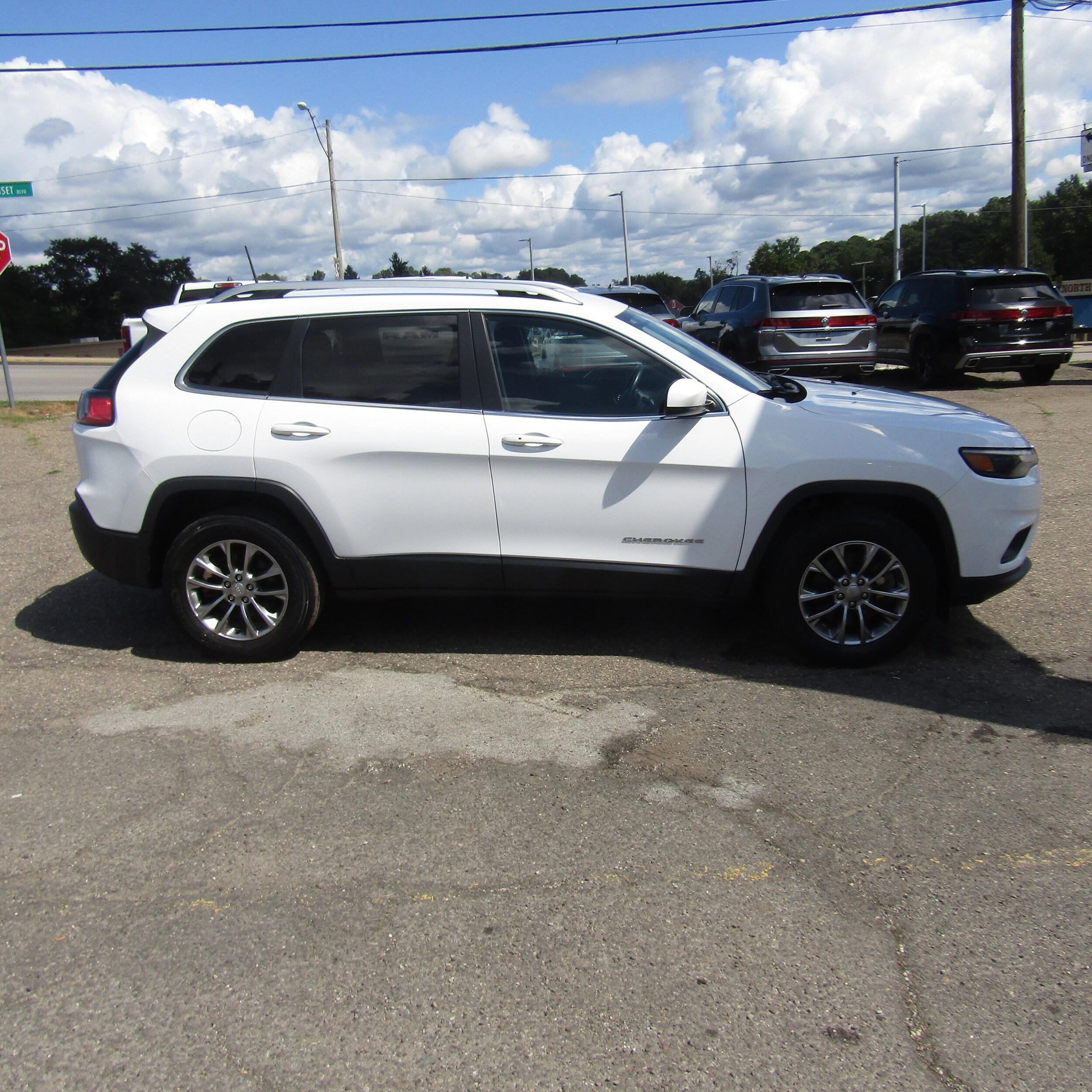 2019 Jeep Cherokee Latitude photo 3