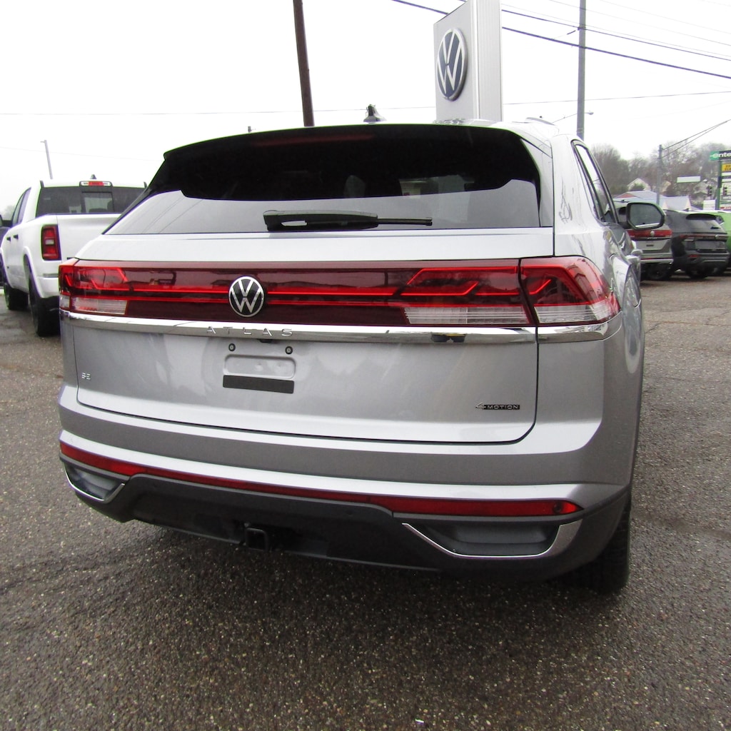New 2026 Volkswagen Atlas Cross Sport 2.0T SE w/Technology SUV