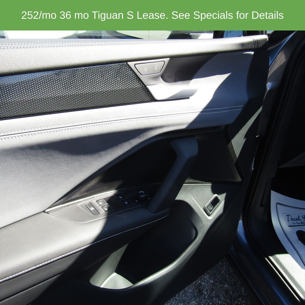 2025 Volkswagen Tiguan SE - Photo 22