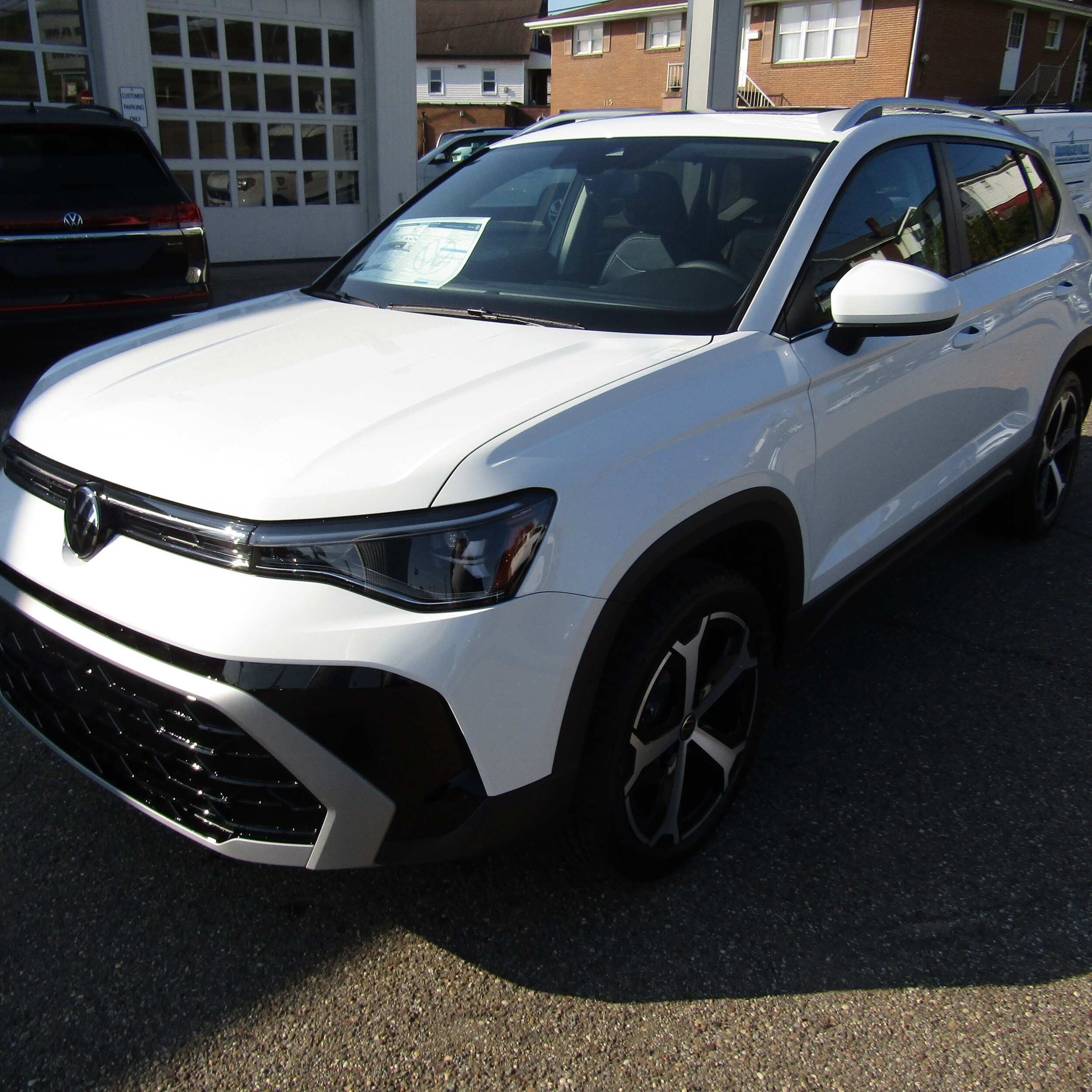 2025 Volkswagen Taos SEL photo 3
