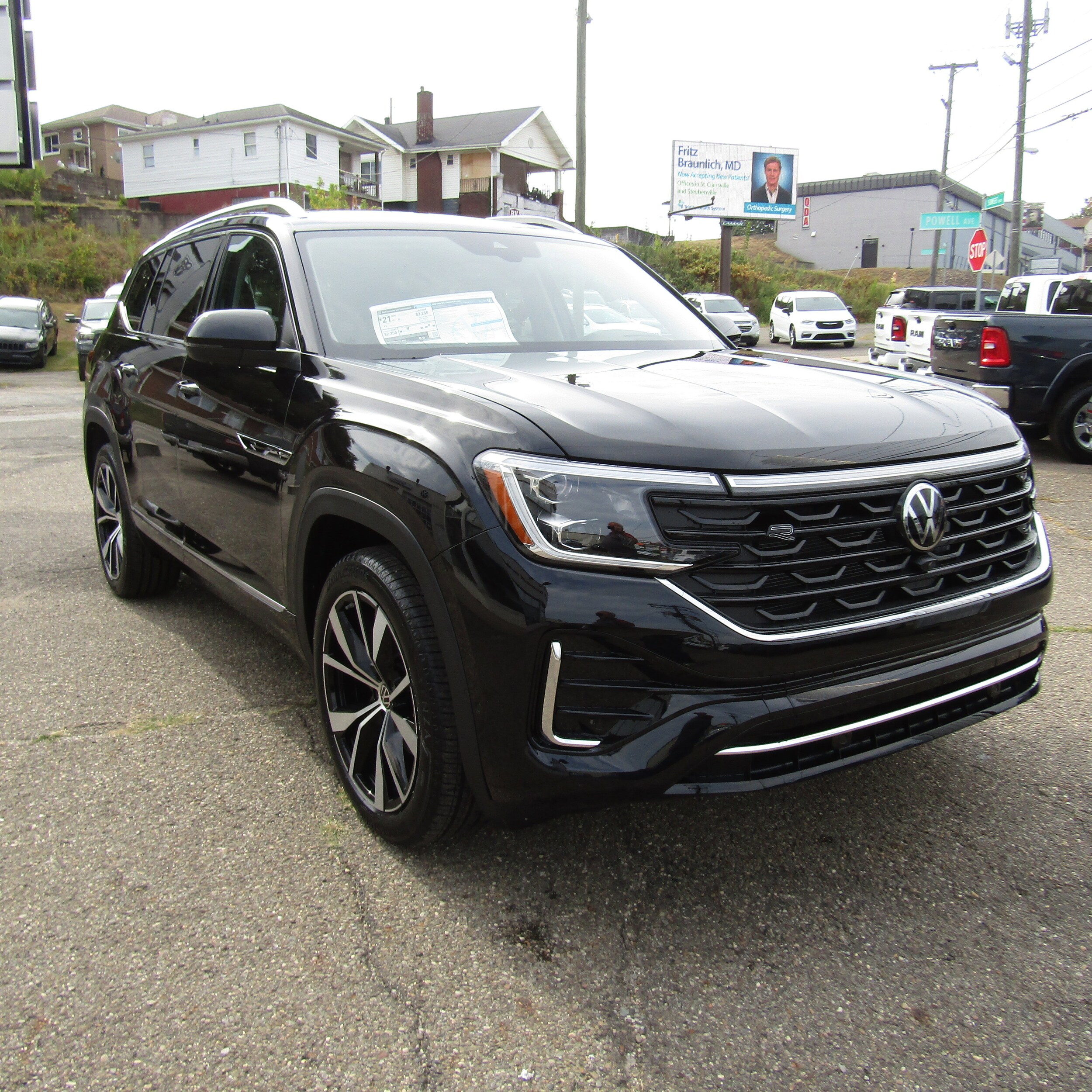 2026 Volkswagen Atlas SEL Premium R-Line photo 3