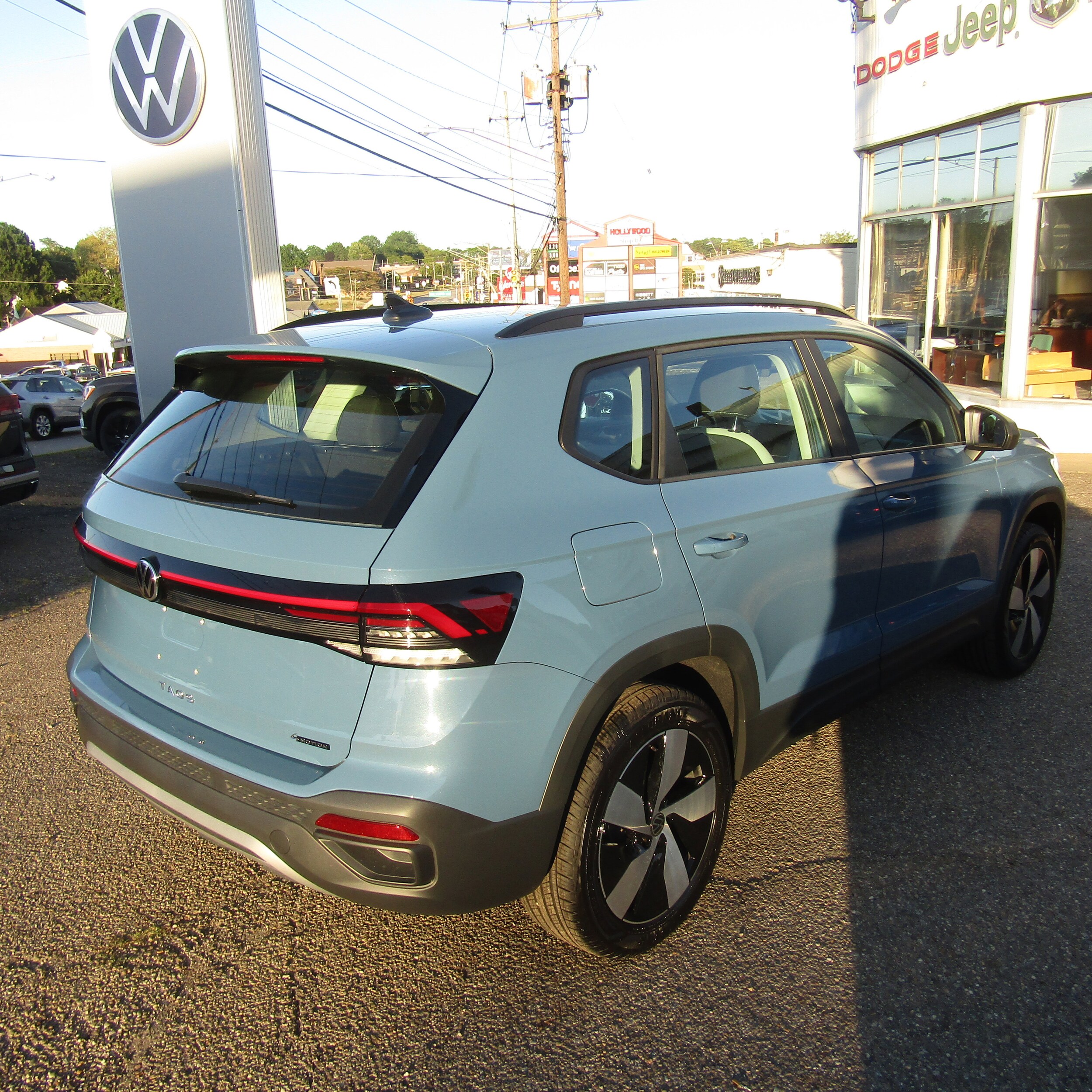 2025 Volkswagen Taos S photo 4