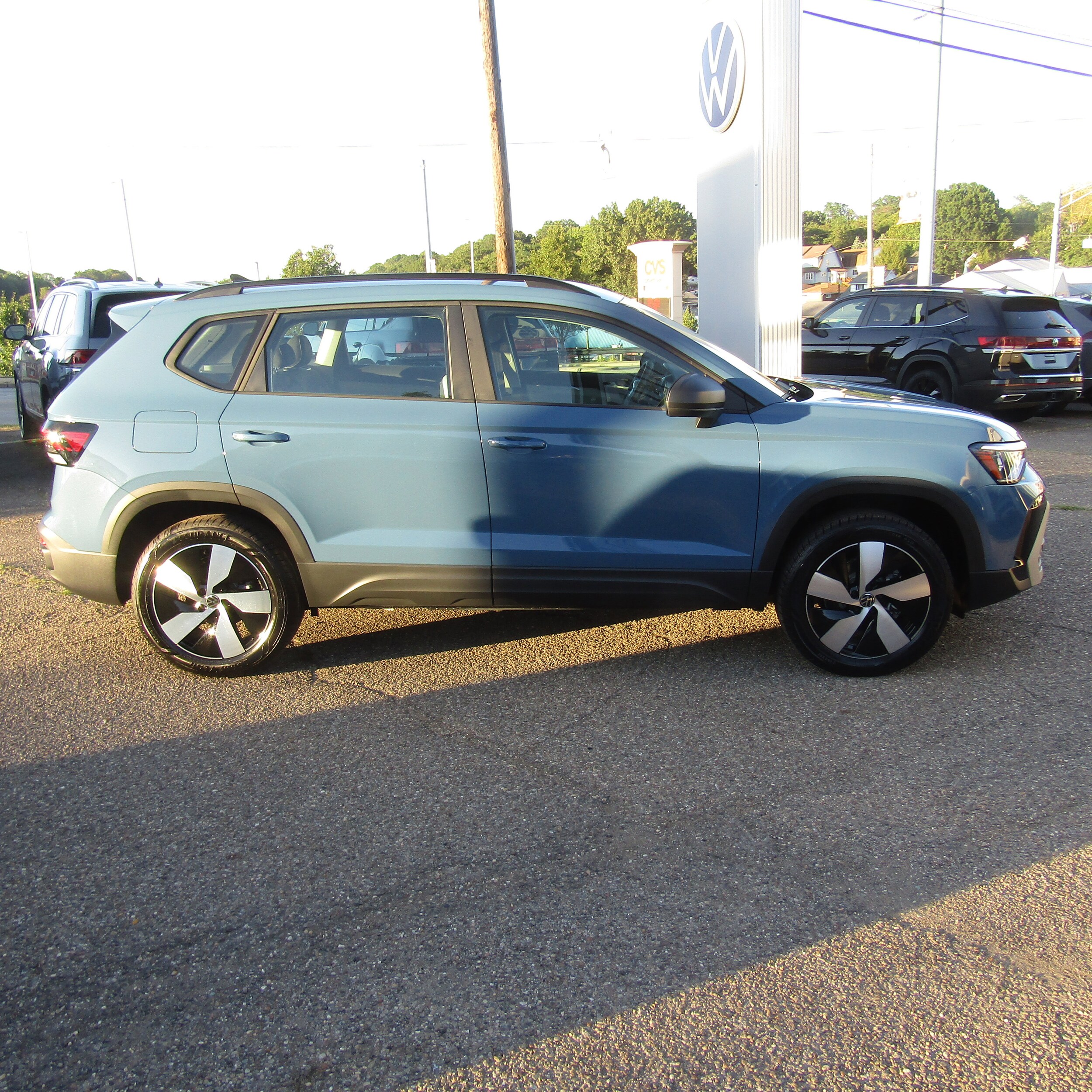 2025 Volkswagen Taos S photo 3