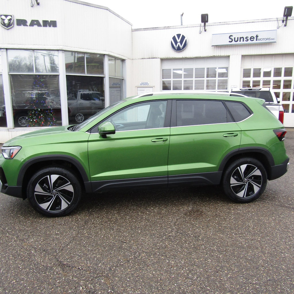 New 2026 Volkswagen Taos 1.5T SE SUV