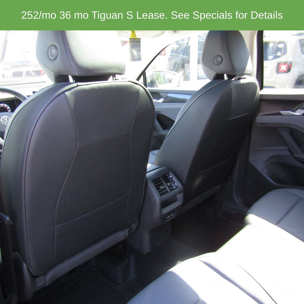 2025 Volkswagen Tiguan SE - Photo 18