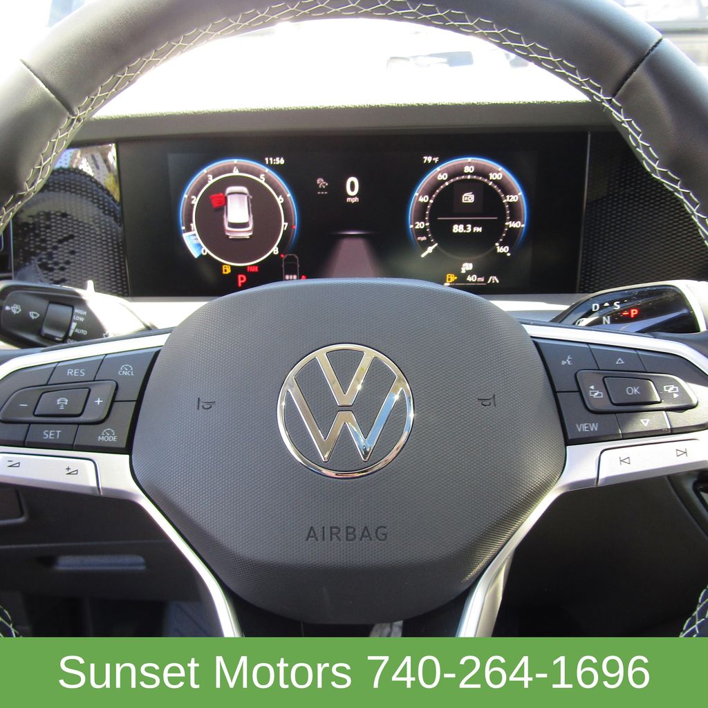 2025 Volkswagen Tiguan SE - Photo 24