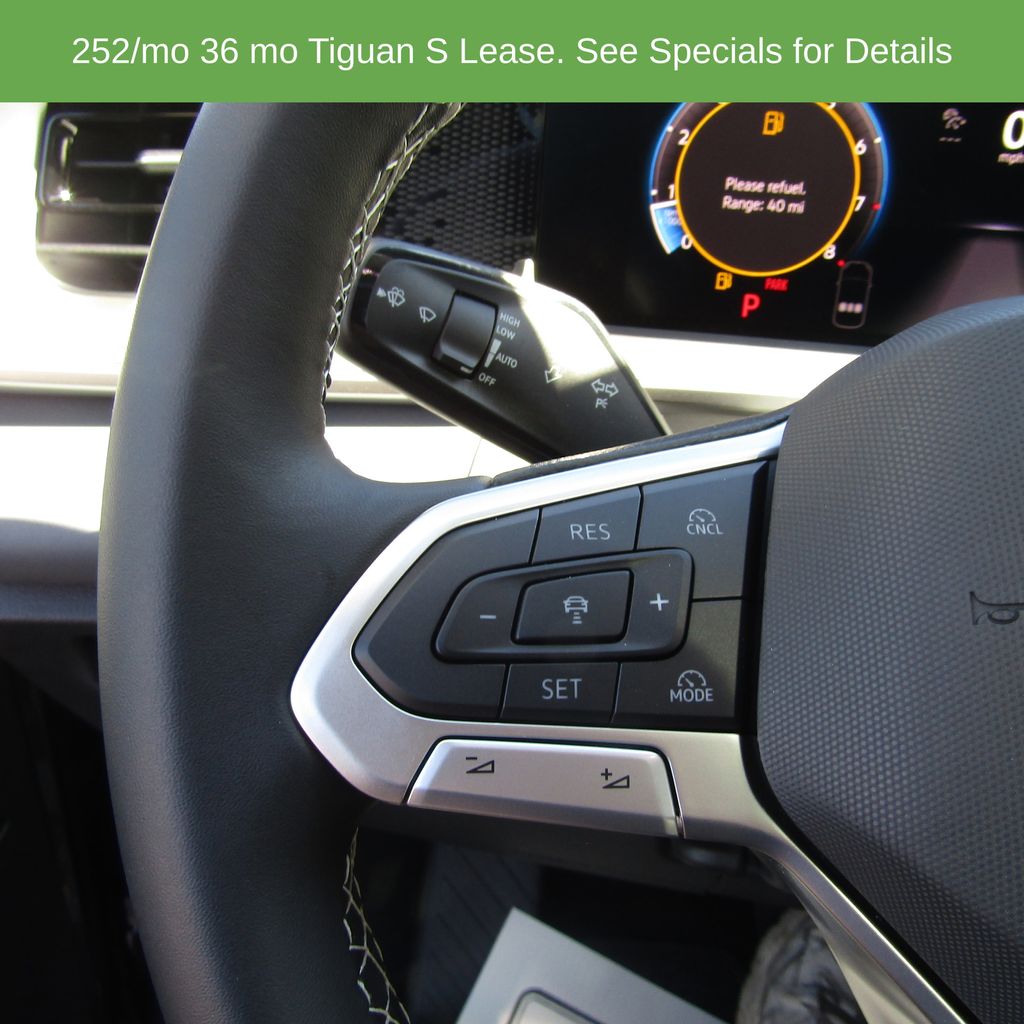 2025 Volkswagen Tiguan SE - Photo 25