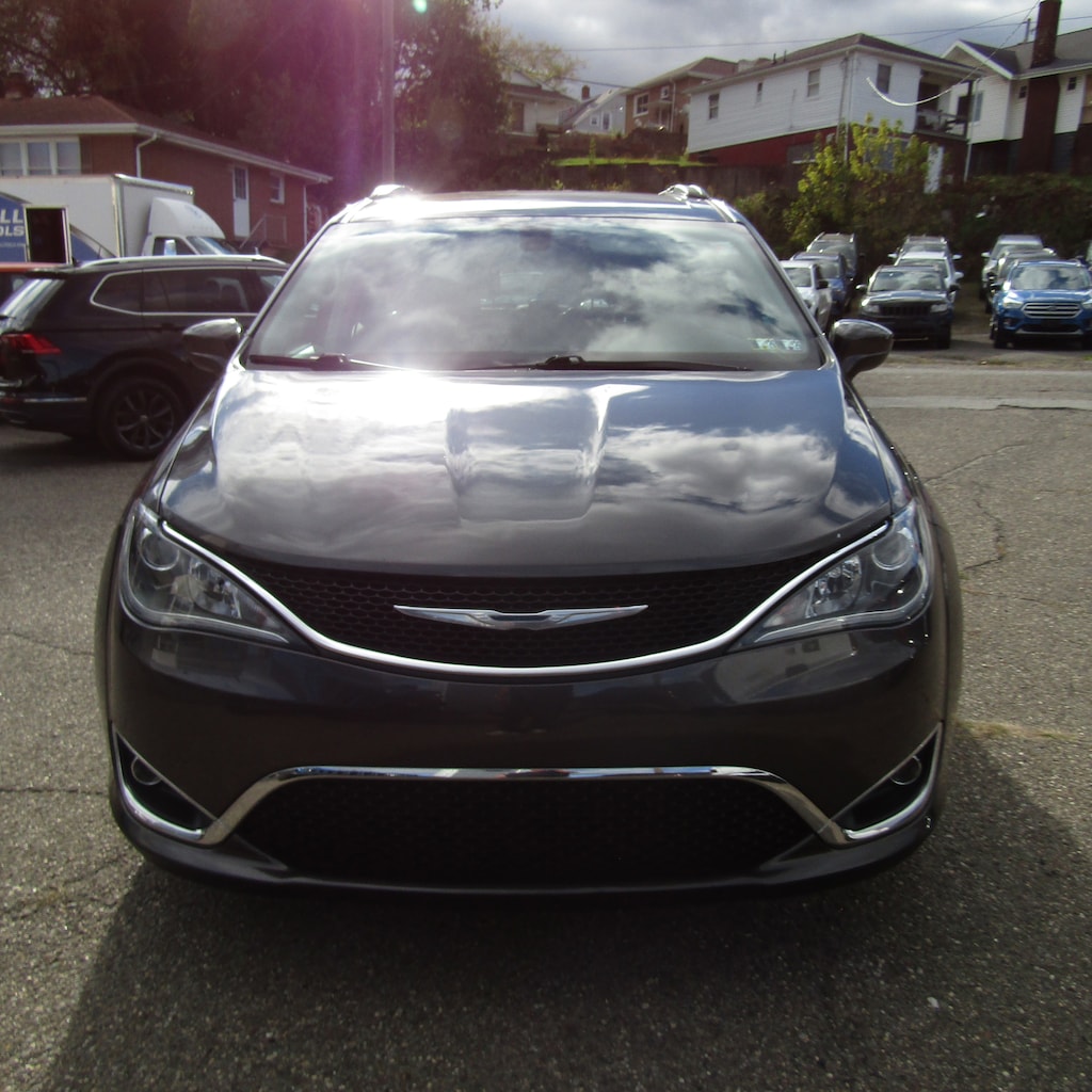 Used 2017 Chrysler Pacifica Touring-L Van