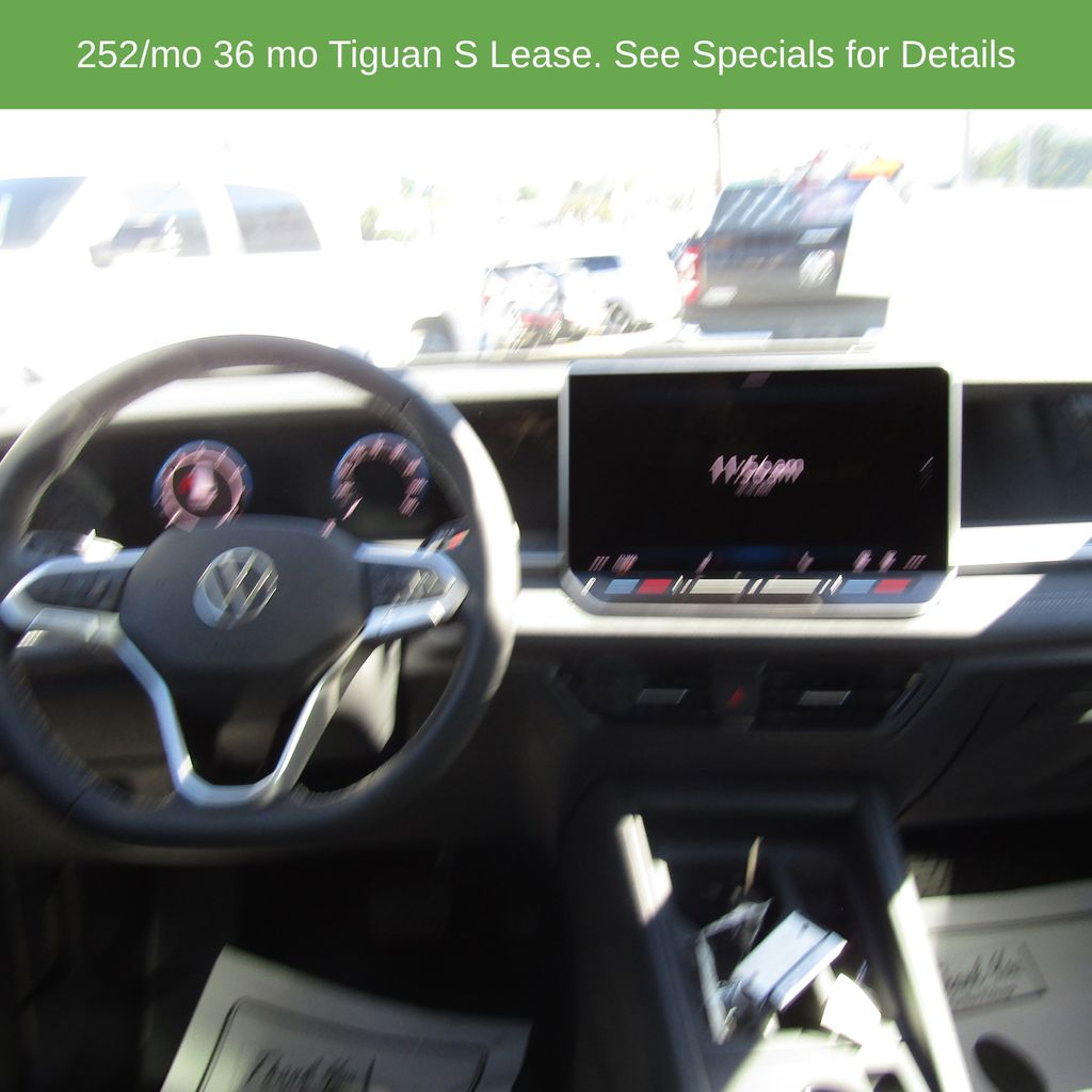 2025 Volkswagen Tiguan SE - Photo 19