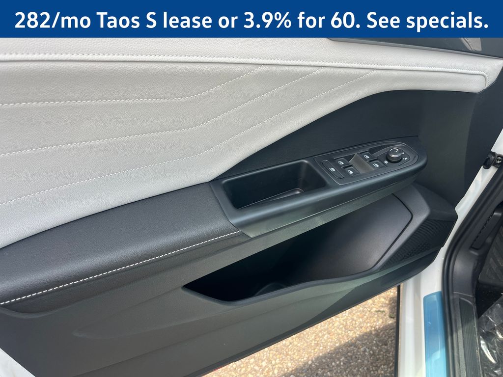2026 Volkswagen Taos SEL - Photo 9