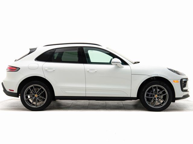 2025 Porsche Macan Base - Photo 32