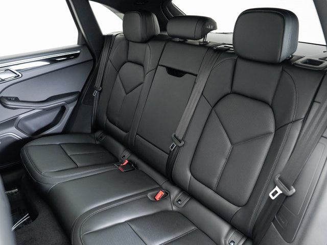 2025 Porsche Macan Base - Photo 25