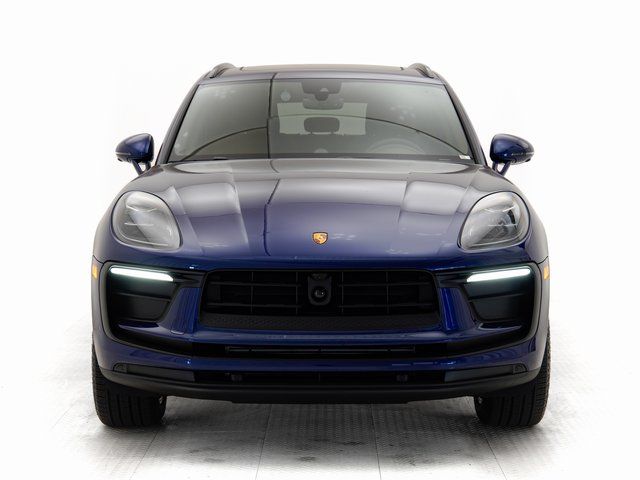 2025 Porsche Macan T - Photo 31