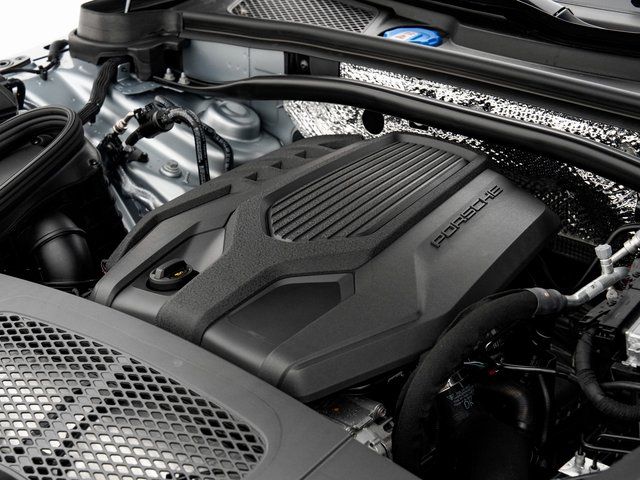 2025 Porsche Macan T - Photo 28