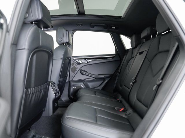 2025 Porsche Macan Base - Photo 24