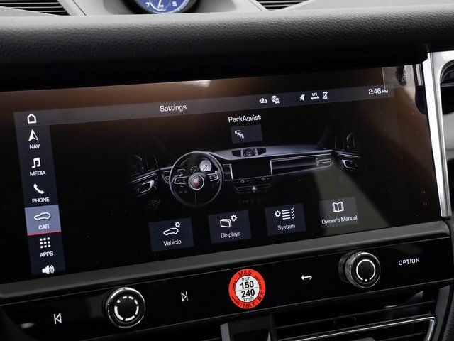 2025 Porsche Macan T - Photo 18