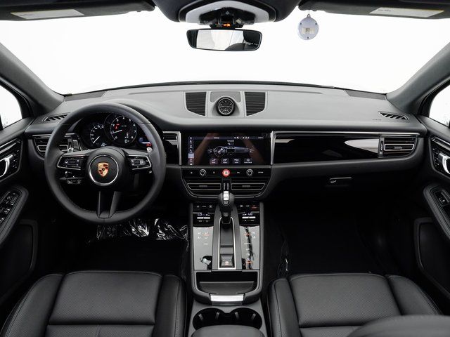 2025 Porsche Macan T - Photo 22