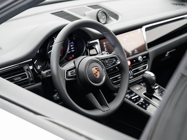 2025 Porsche Macan Base - Photo 9