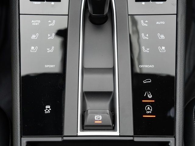 2025 Porsche Macan Base - Photo 19