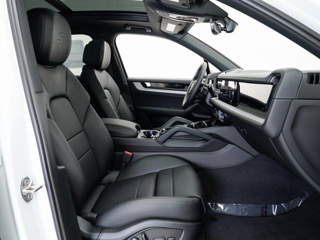 2025 Porsche Cayenne Base - Photo 23