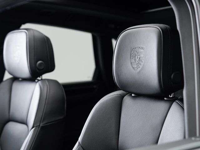 2025 Porsche Macan T - Photo 10