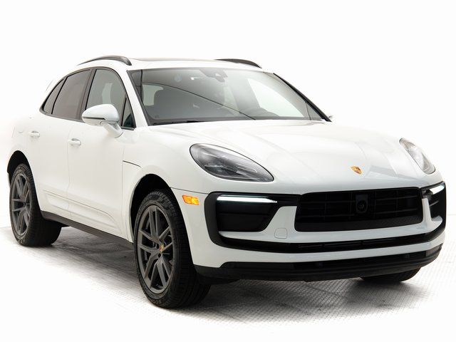 2025 Porsche Macan Base - Photo 31