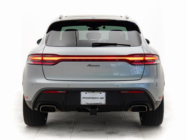 2025 Porsche Macan T - Photo 33