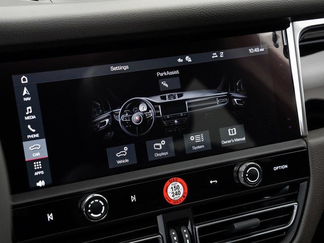 2025 Porsche Macan T - Photo 18
