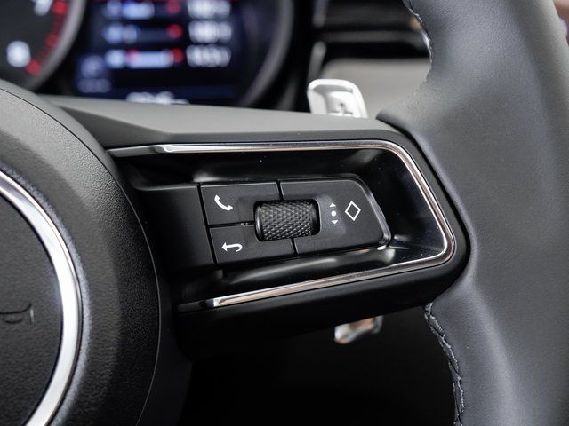 2025 Porsche Macan T - Photo 15