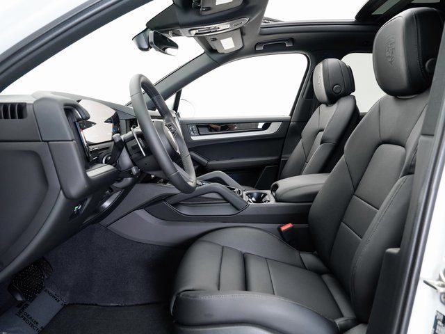2025 Porsche Cayenne Base - Photo 6