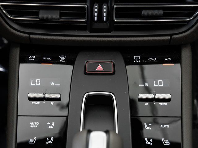 2025 Porsche Macan T - Photo 19