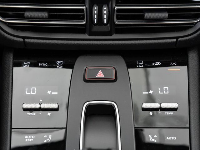 2025 Porsche Macan T - Photo 19