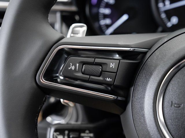 2025 Porsche Macan Base - Photo 13