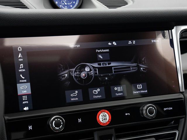 2025 Porsche Macan Base - Photo 17